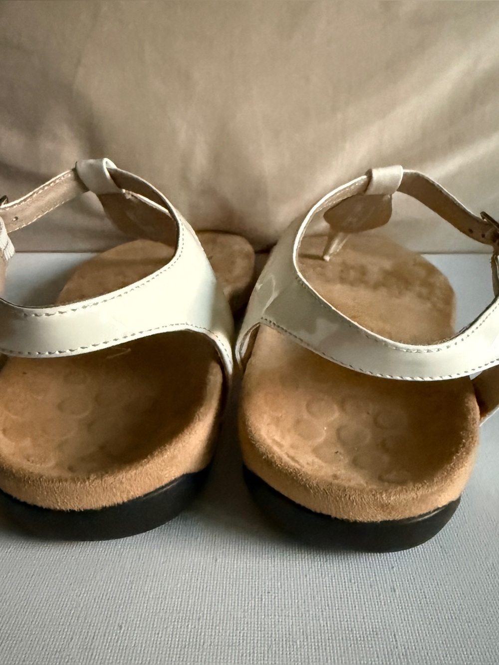 Vionic White Women's White Leather Kirra Strap Thong Sandals Size 6 - Picture 11 of 14